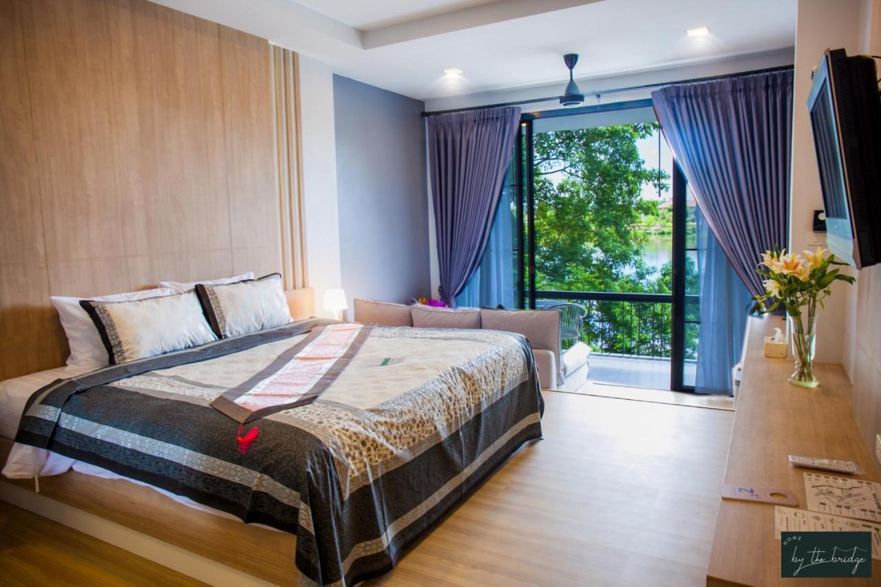 Home By The Bridge Hotel Kamphaeng Phet Esterno foto
